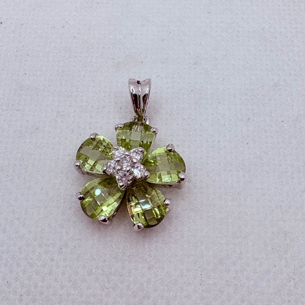 Green Checkerboard Faceted CZ Flower Pendant Sterling Silver 925 1”